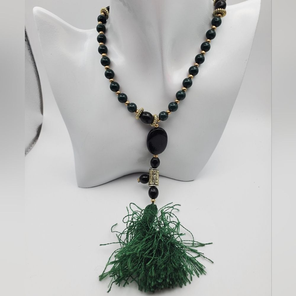 Forest of dreams green‎ tassel necklace